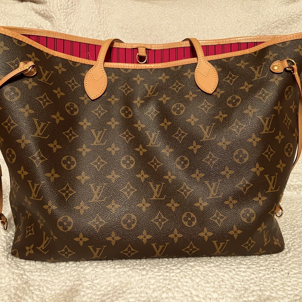 Authentic Louis Vuitton Neverfull GM with detachable travel pouch/wristlet